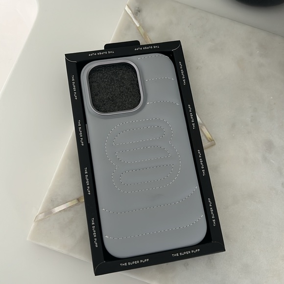 The Super Puff iPhone 14 Pro Case - Picture 5 of 7